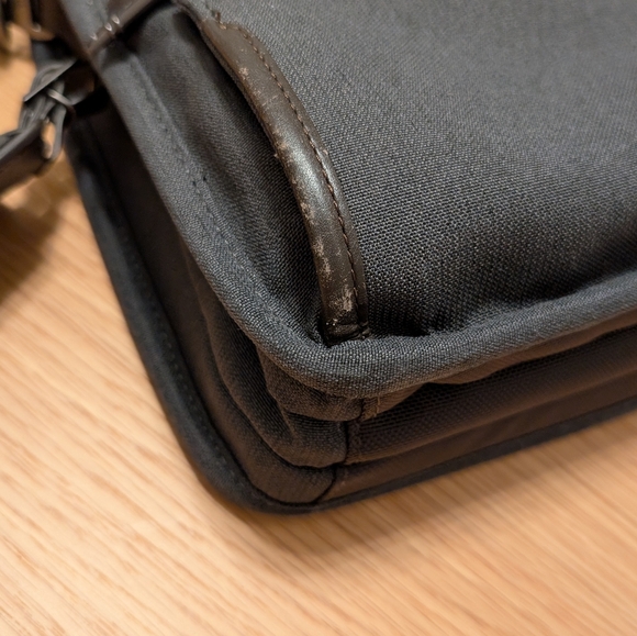 TUMI Alpha 3 Triple Compartment Briefcase/Computer Bag - Picture 9 of 10